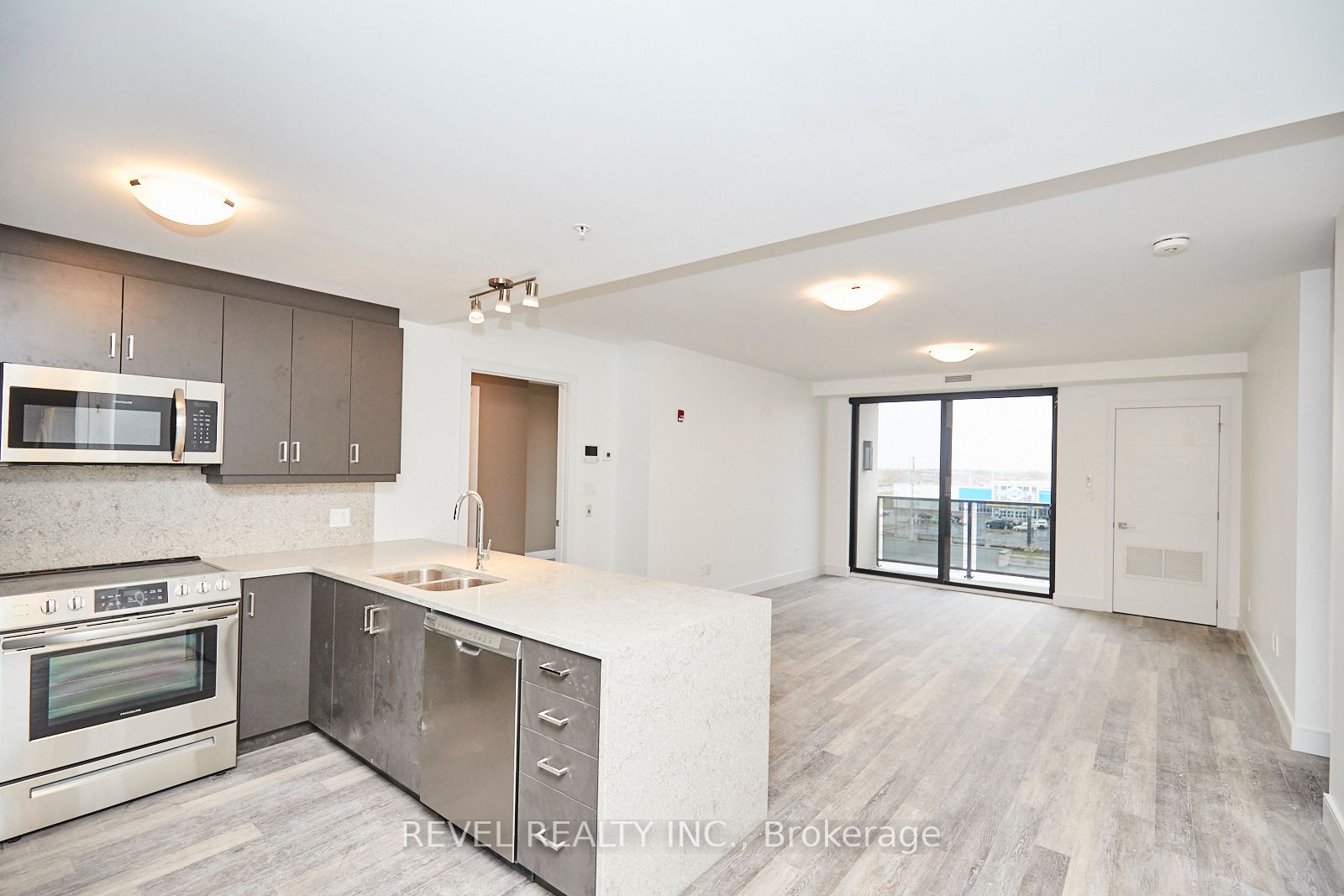 300B Fourth Ave, #207