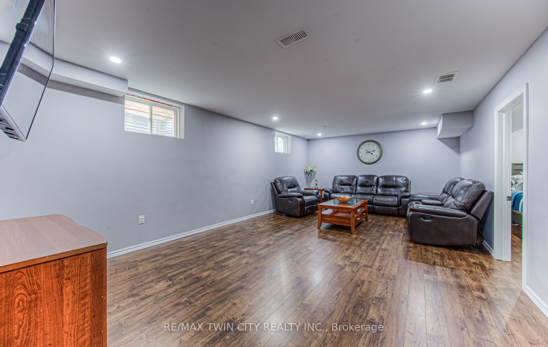 34 Huck Cres