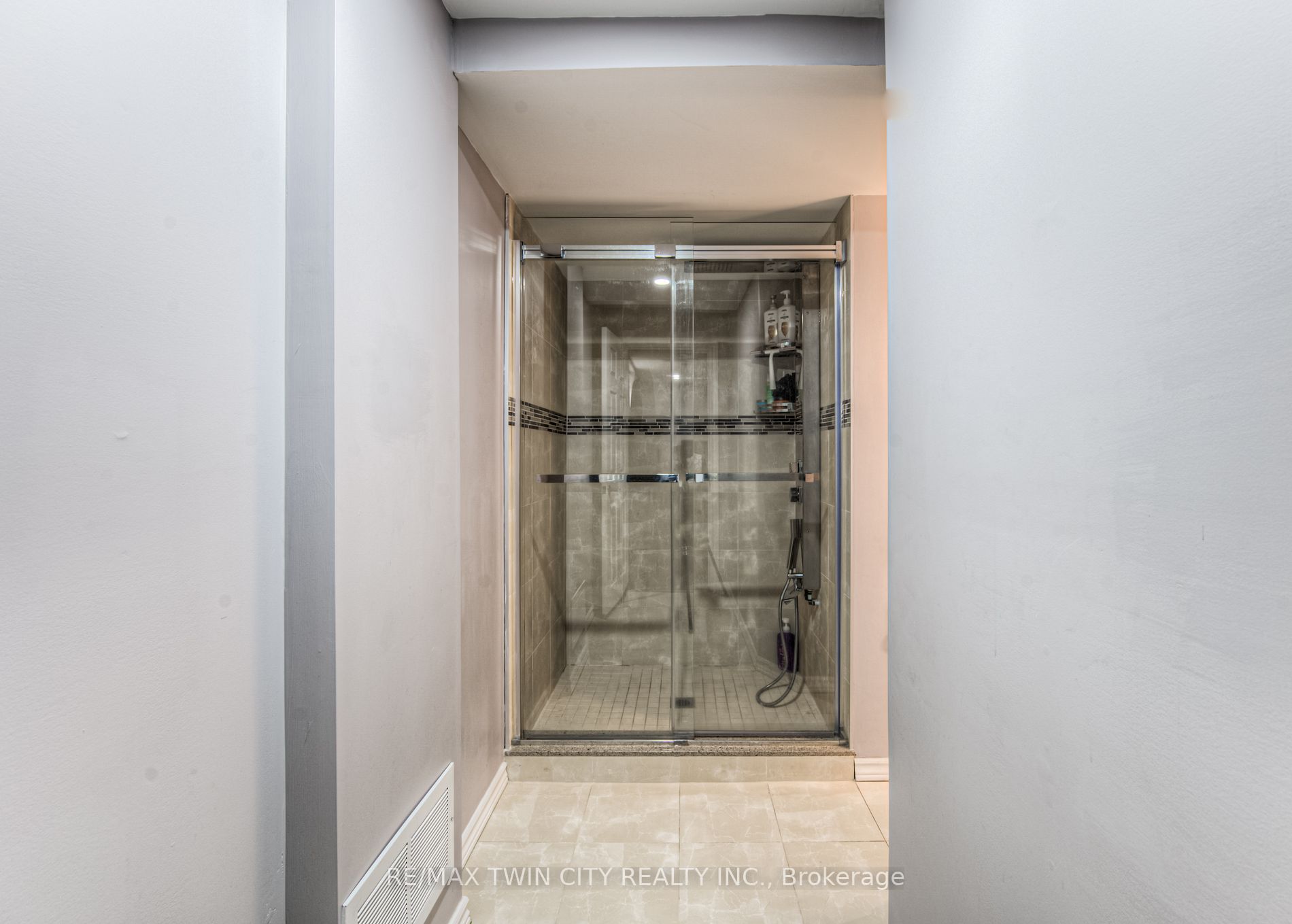 34 Huck Cres