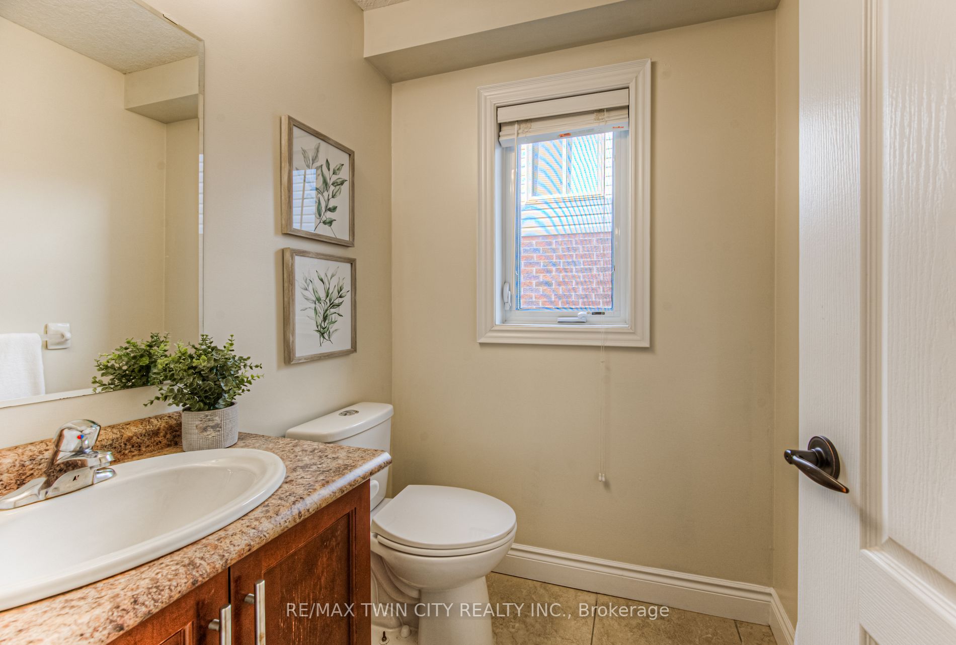 34 Huck Cres