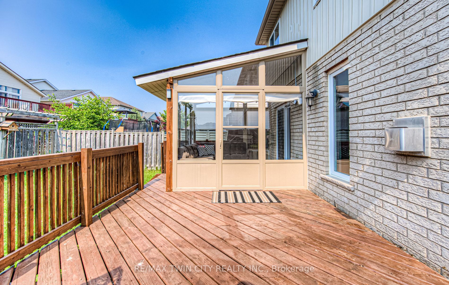34 Huck Cres