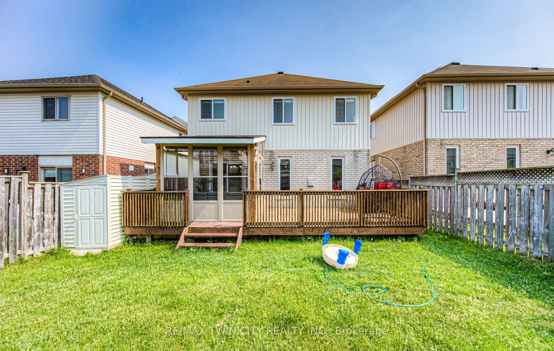 34 Huck Cres