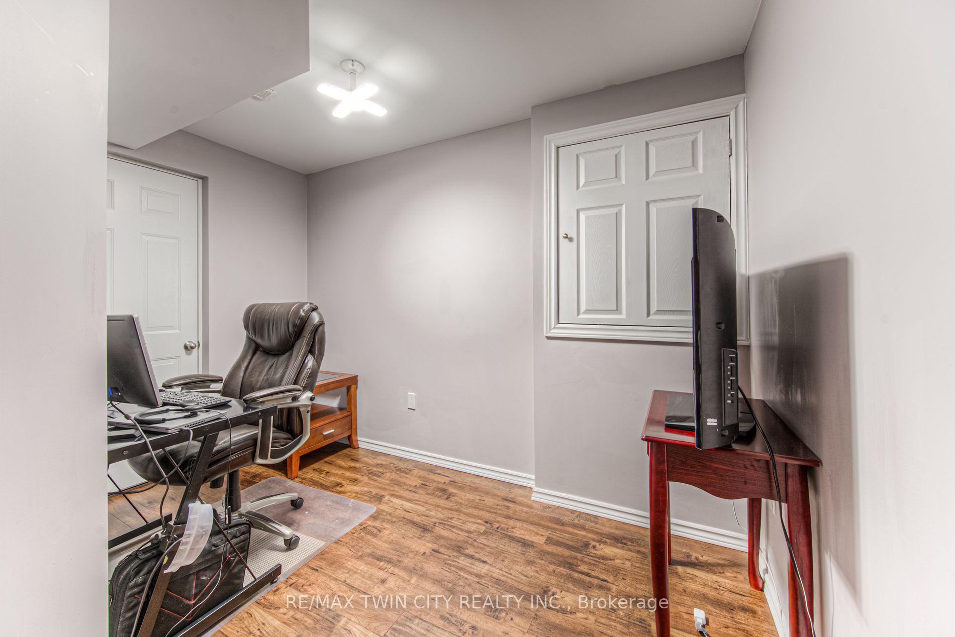 34 Huck Cres