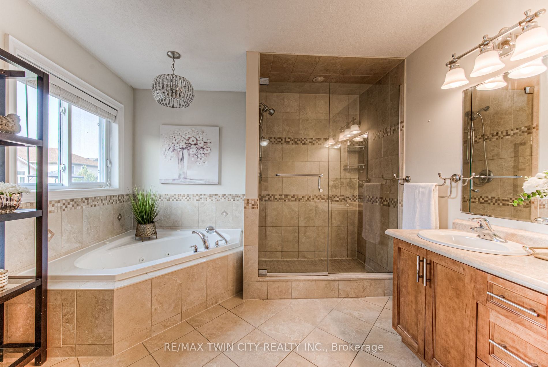 34 Huck Cres