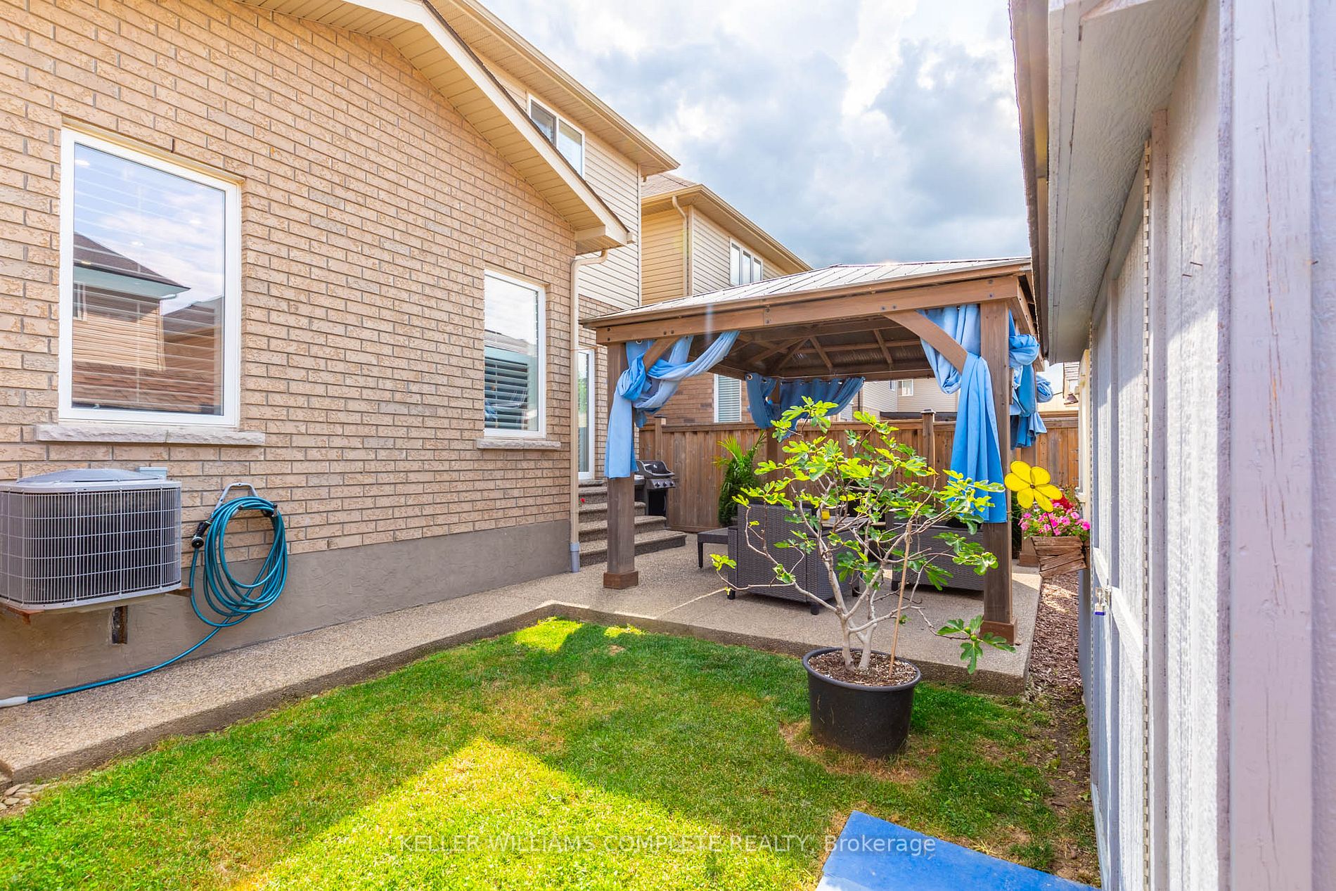 59 Whistler St