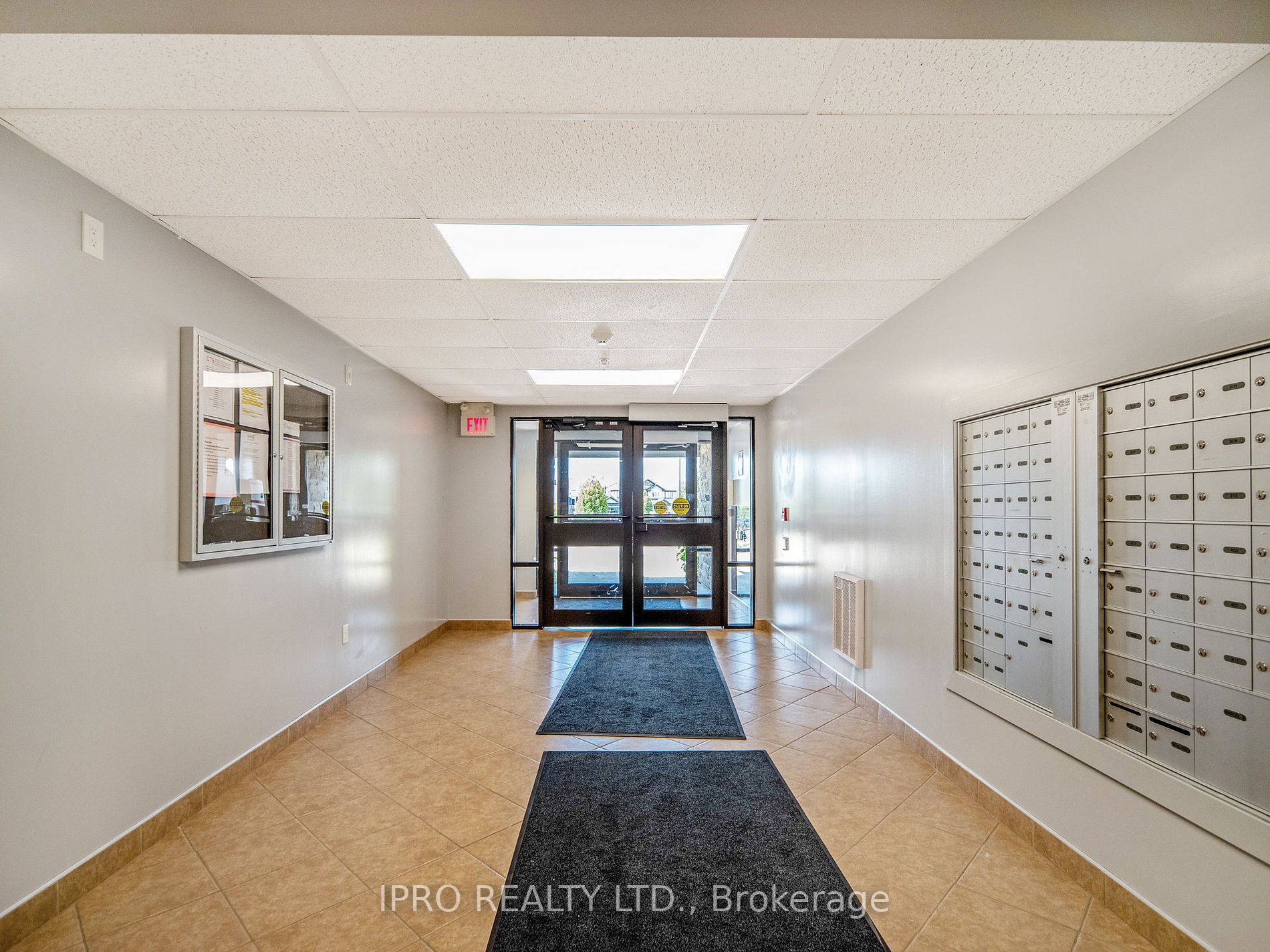 60 Lynnmore St, #111