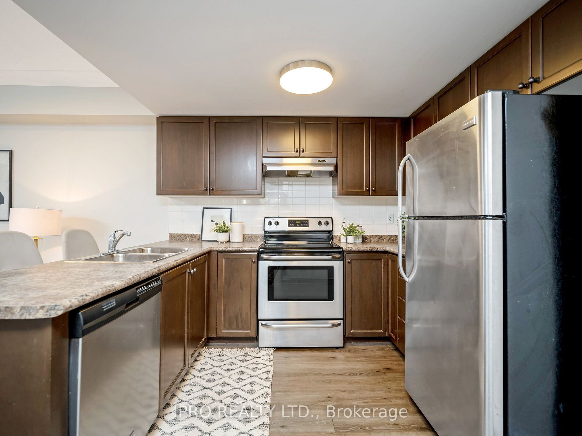 60 Lynnmore St, #111