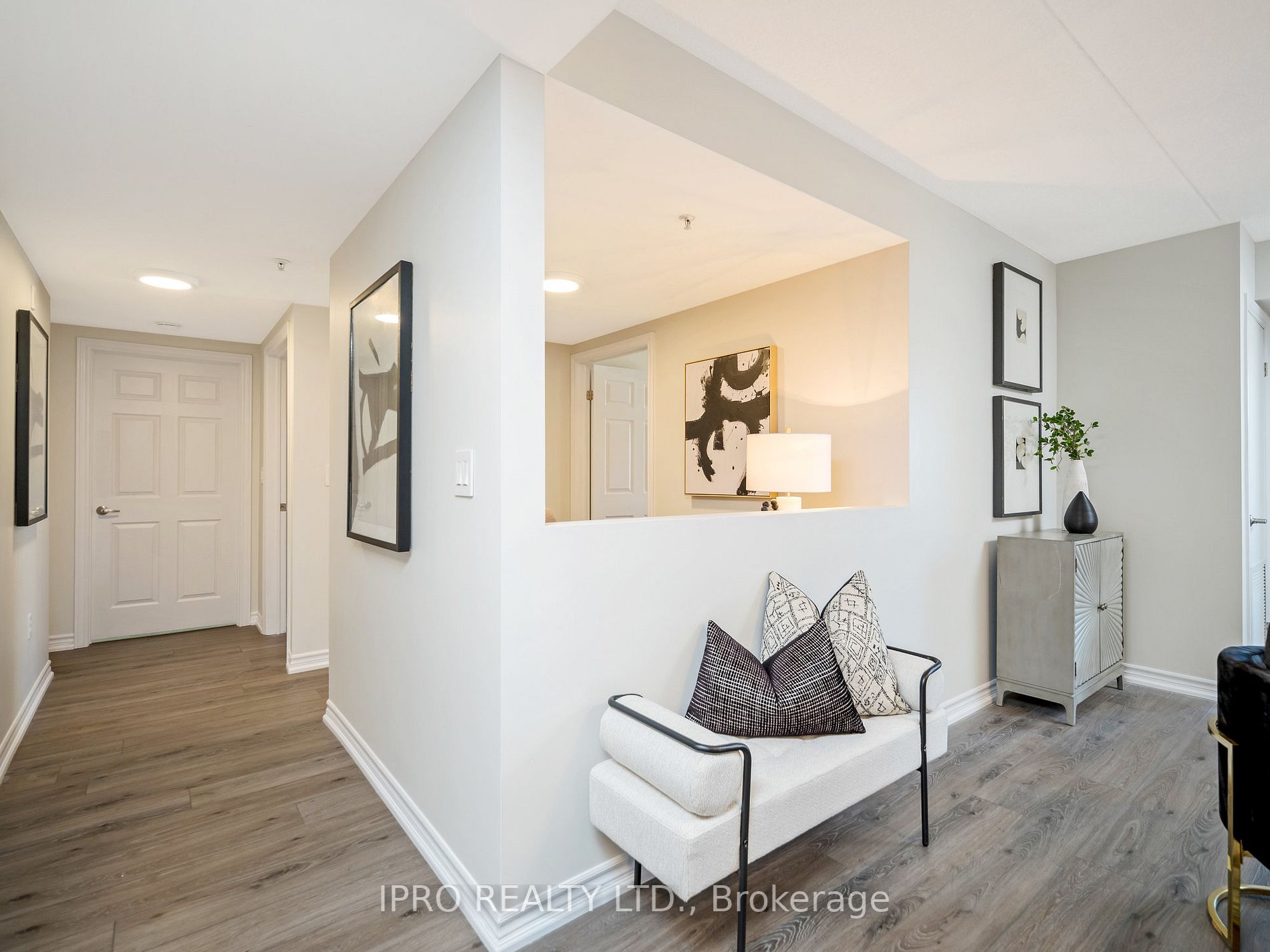 60 Lynnmore St, #111