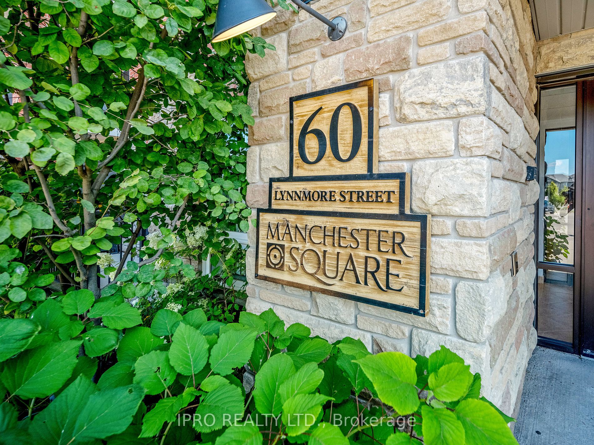 60 Lynnmore St, #111
