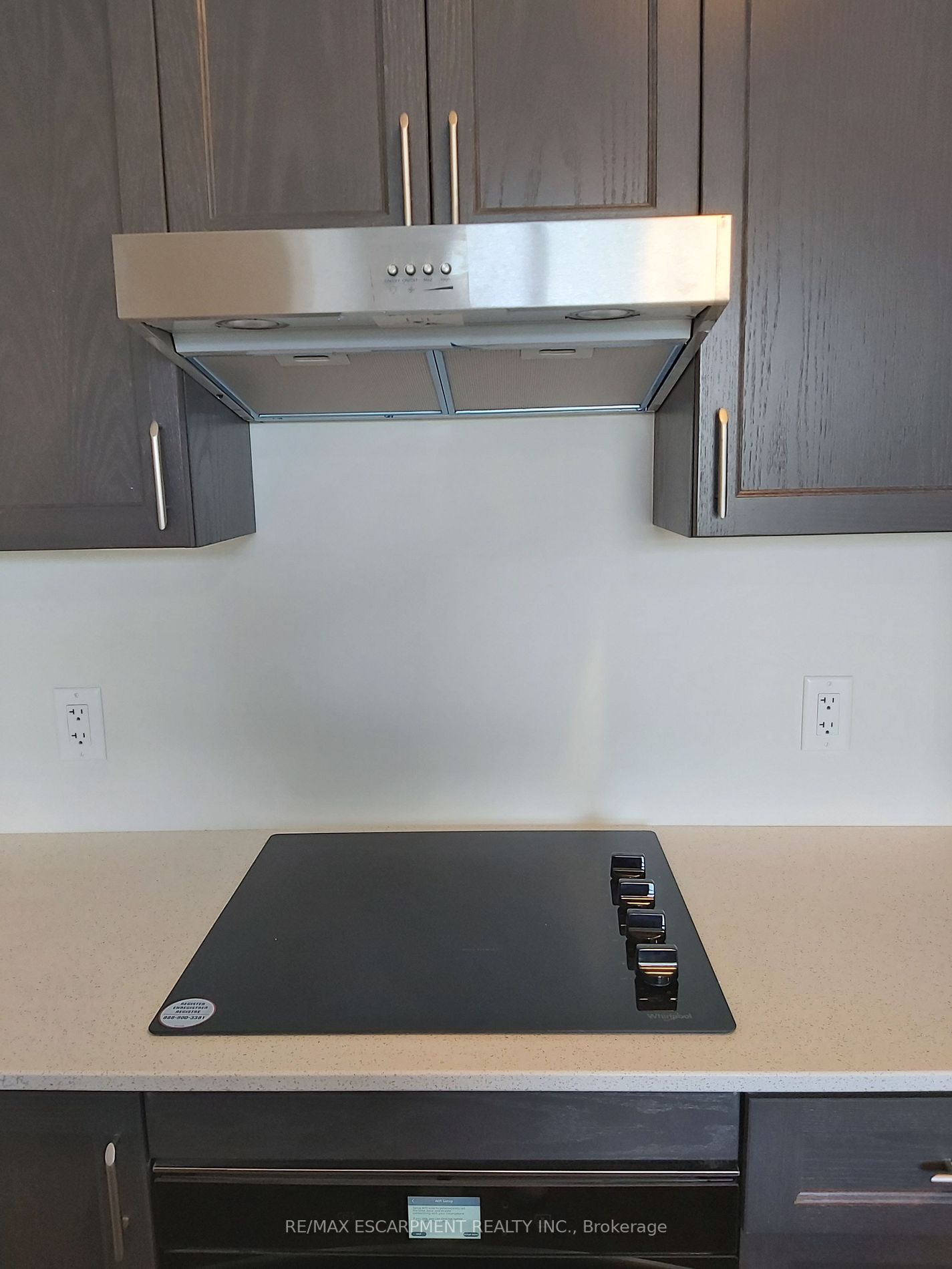 600 North Service Rd, #317