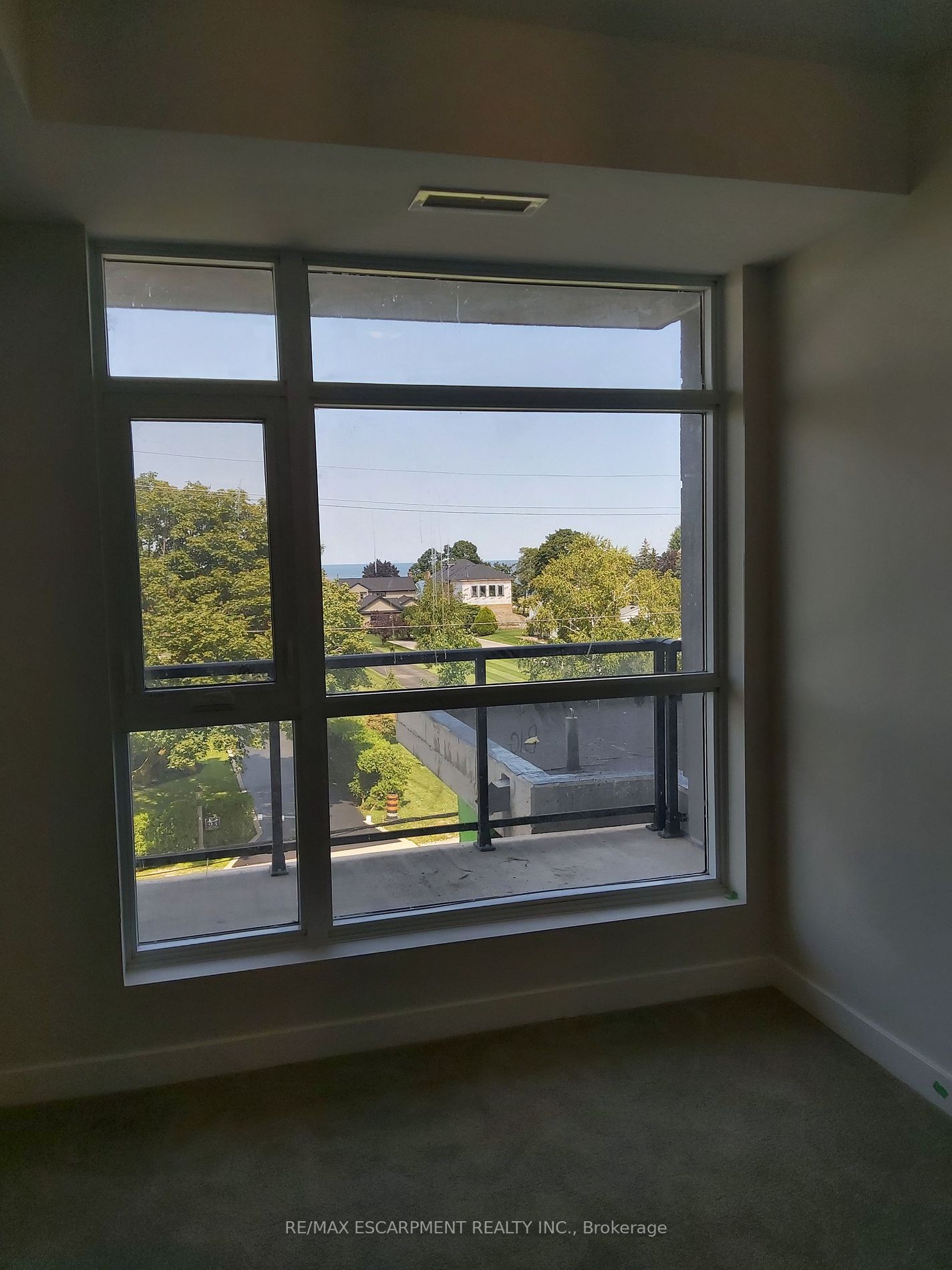 600 North Service Rd, #317