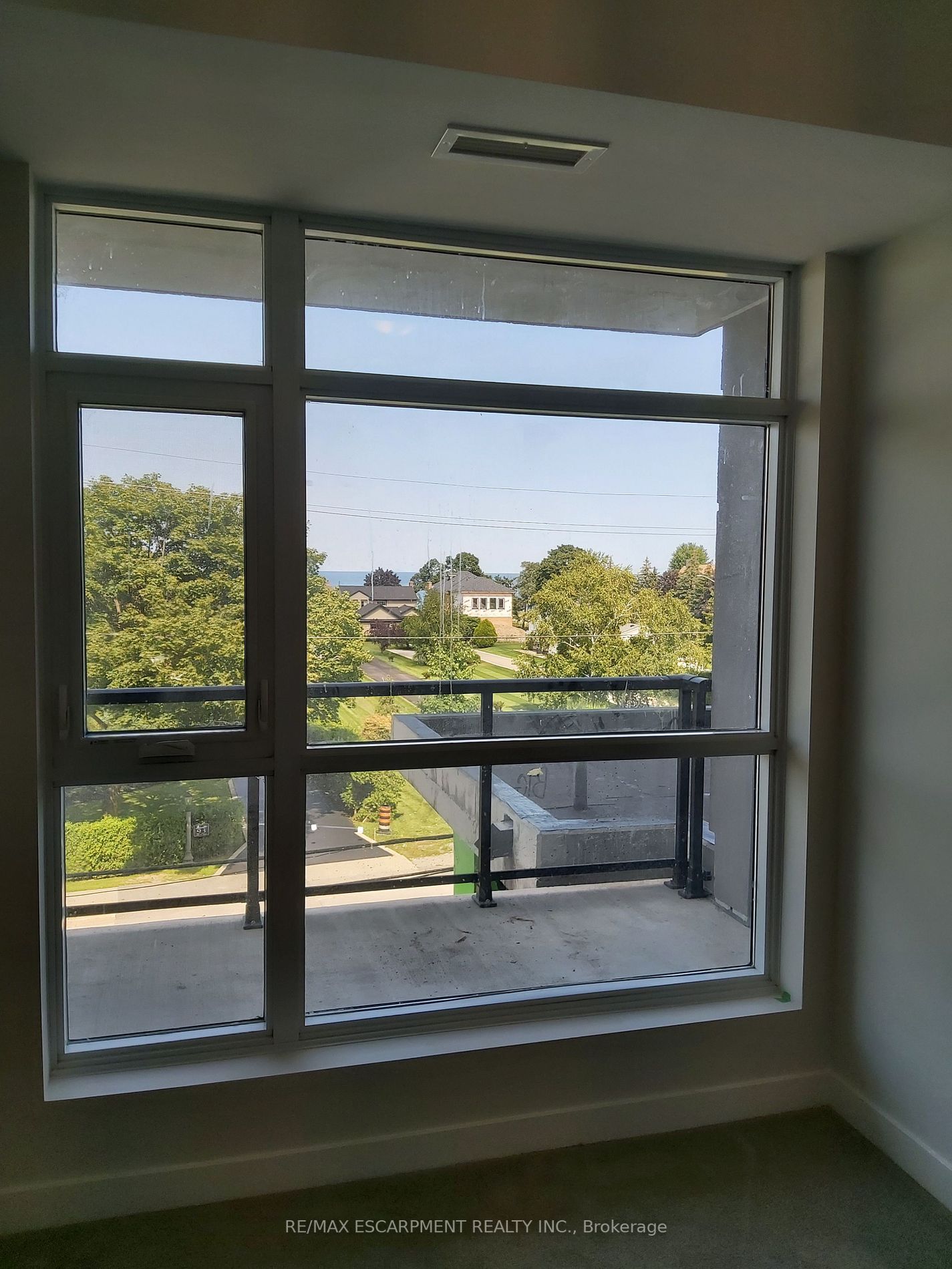 600 North Service Rd, #317