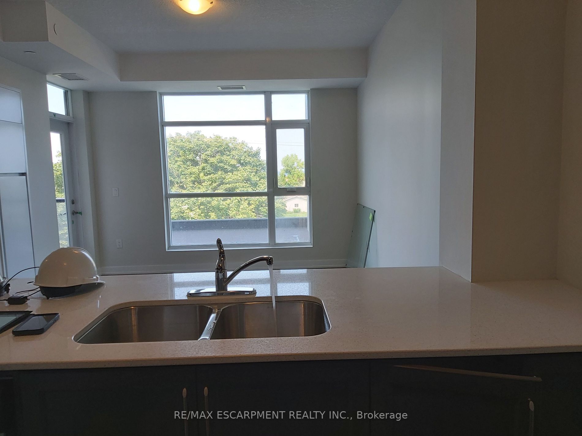 600 North Service Rd, #317