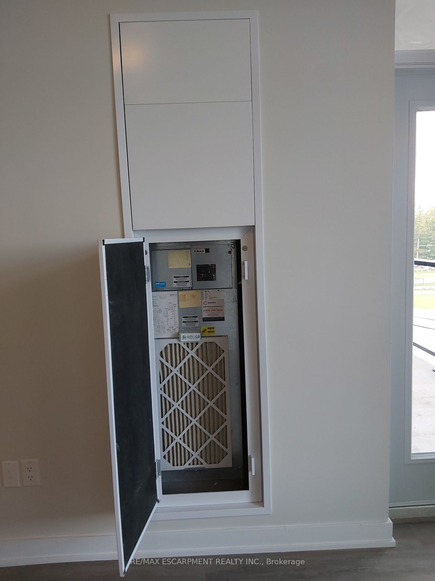 600 North Service Rd, #317