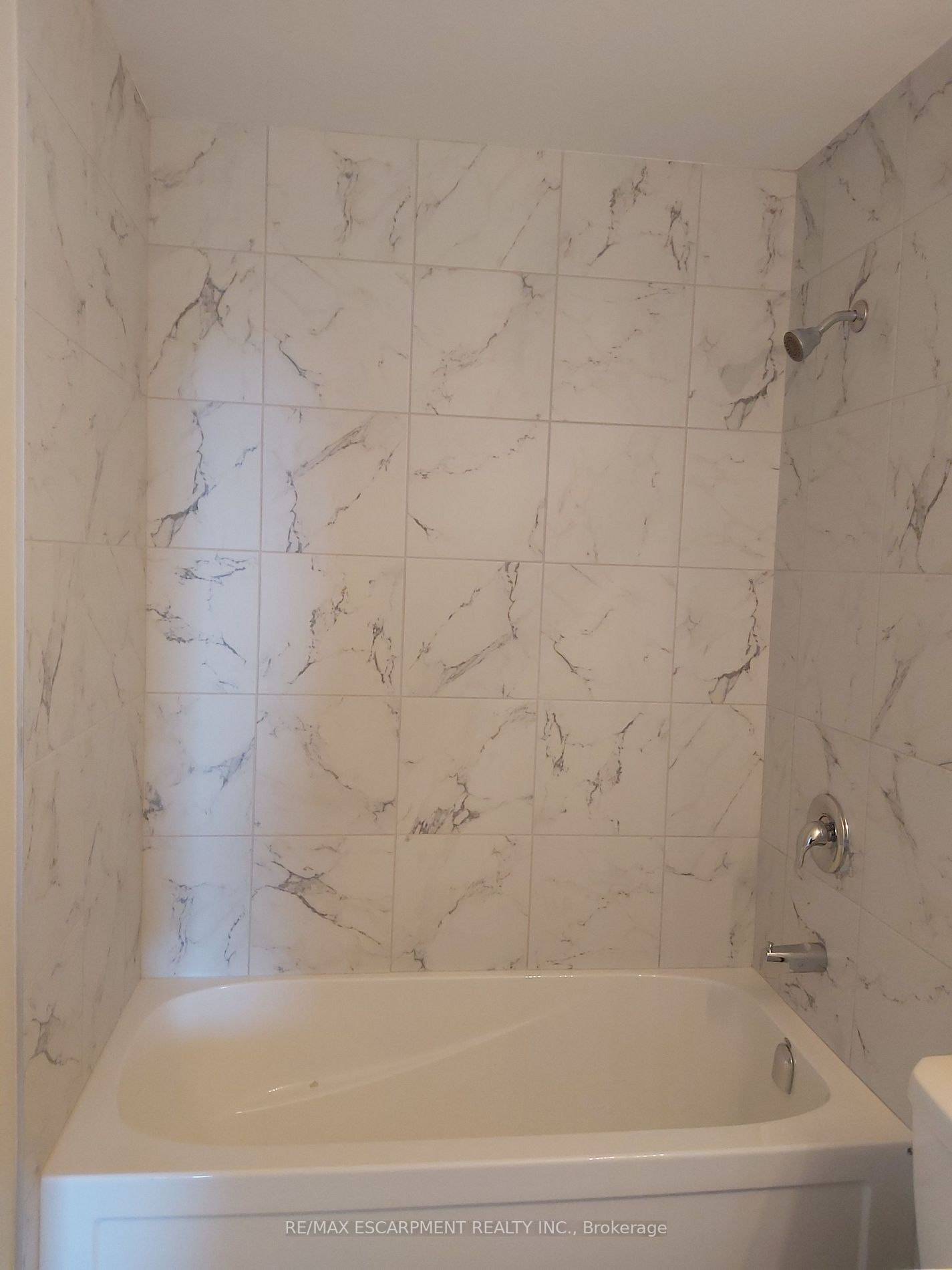 600 North Service Rd, #317