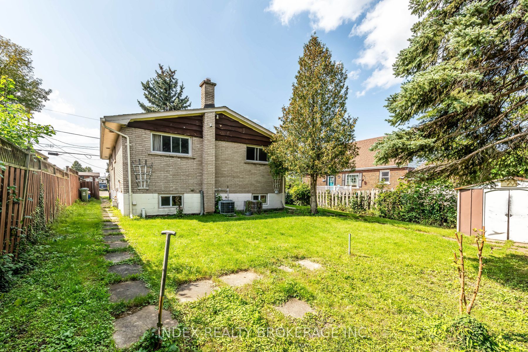 28 Blenheim Dr