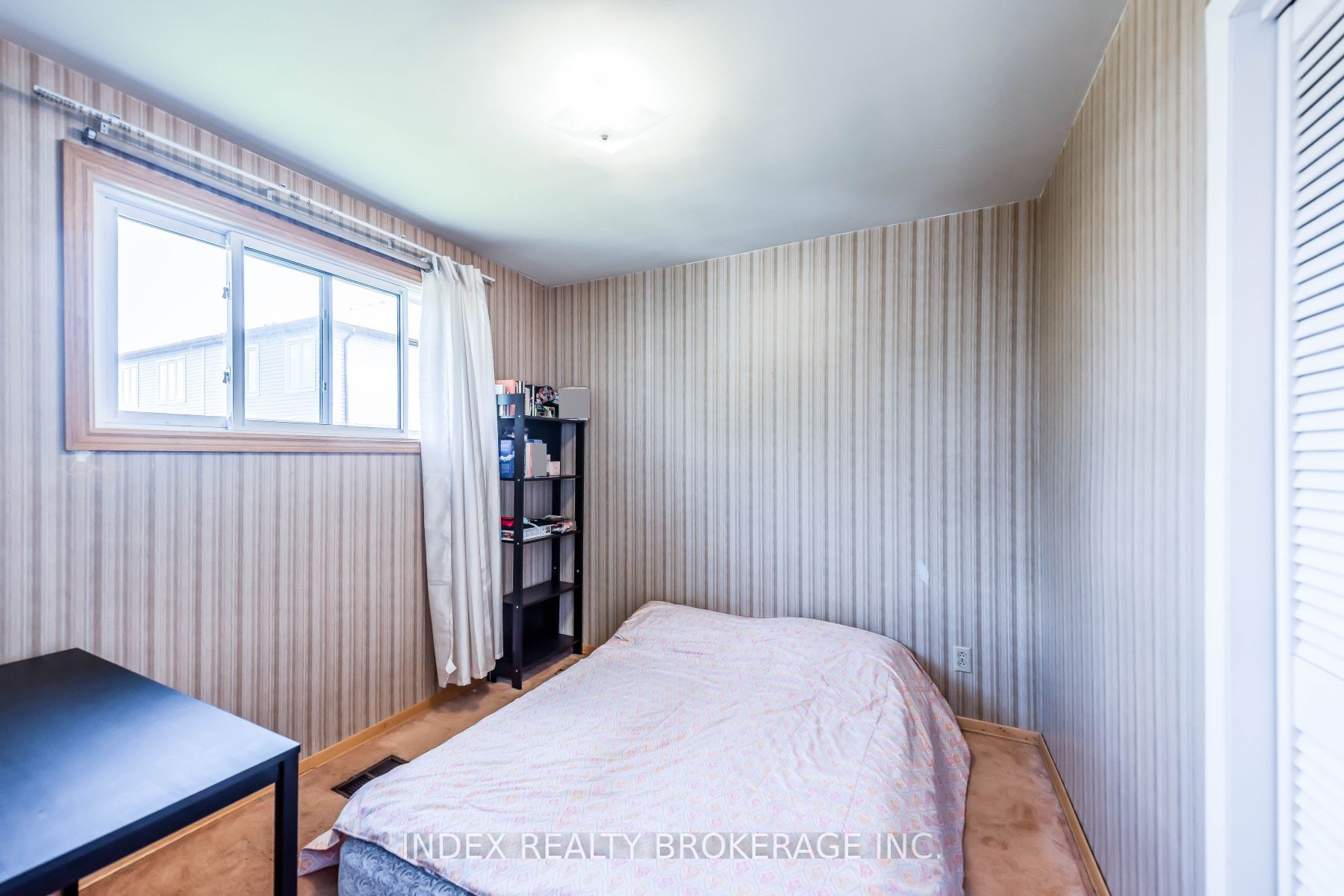 28 Blenheim Dr