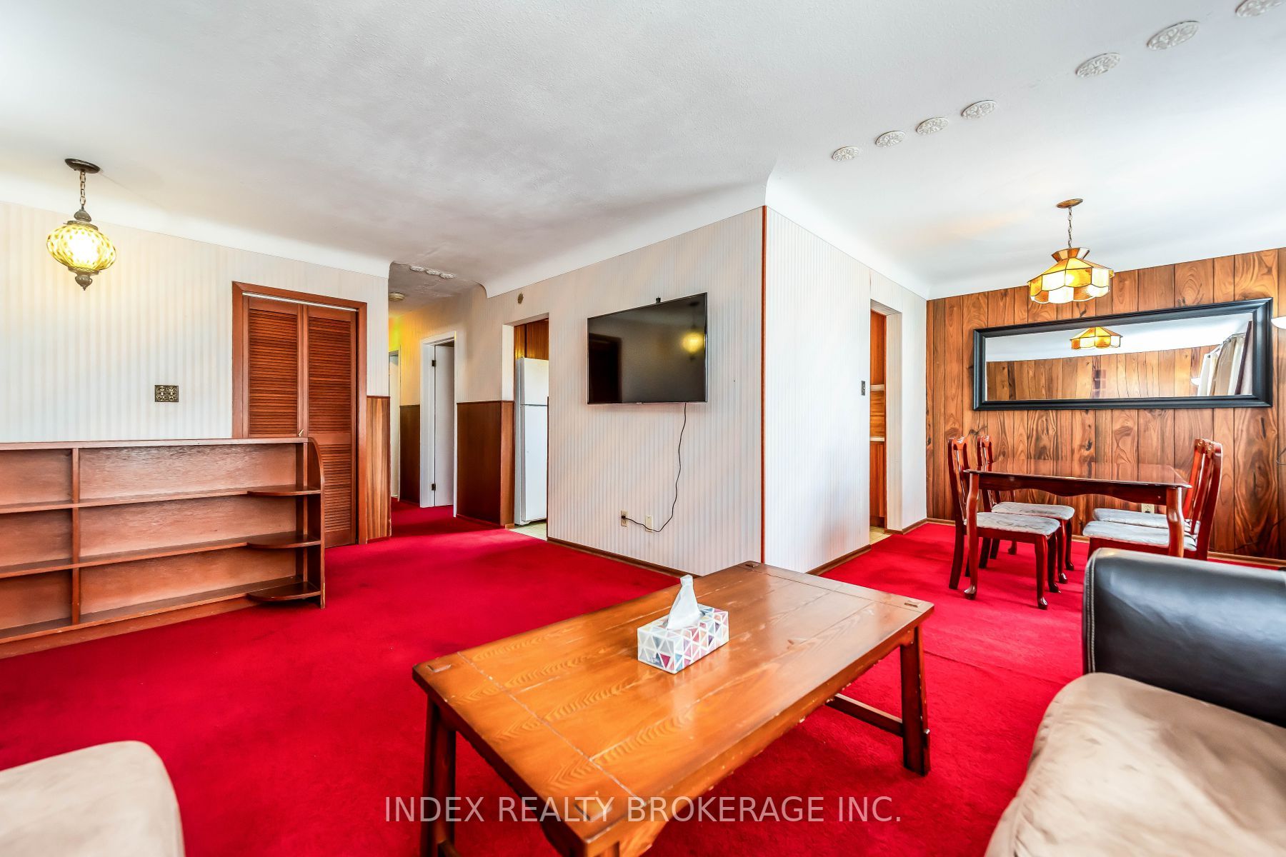 28 Blenheim Dr