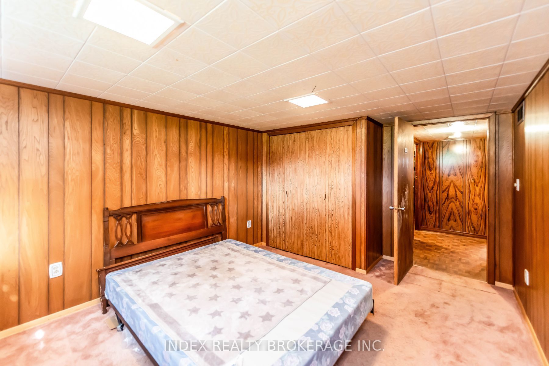 28 Blenheim Dr