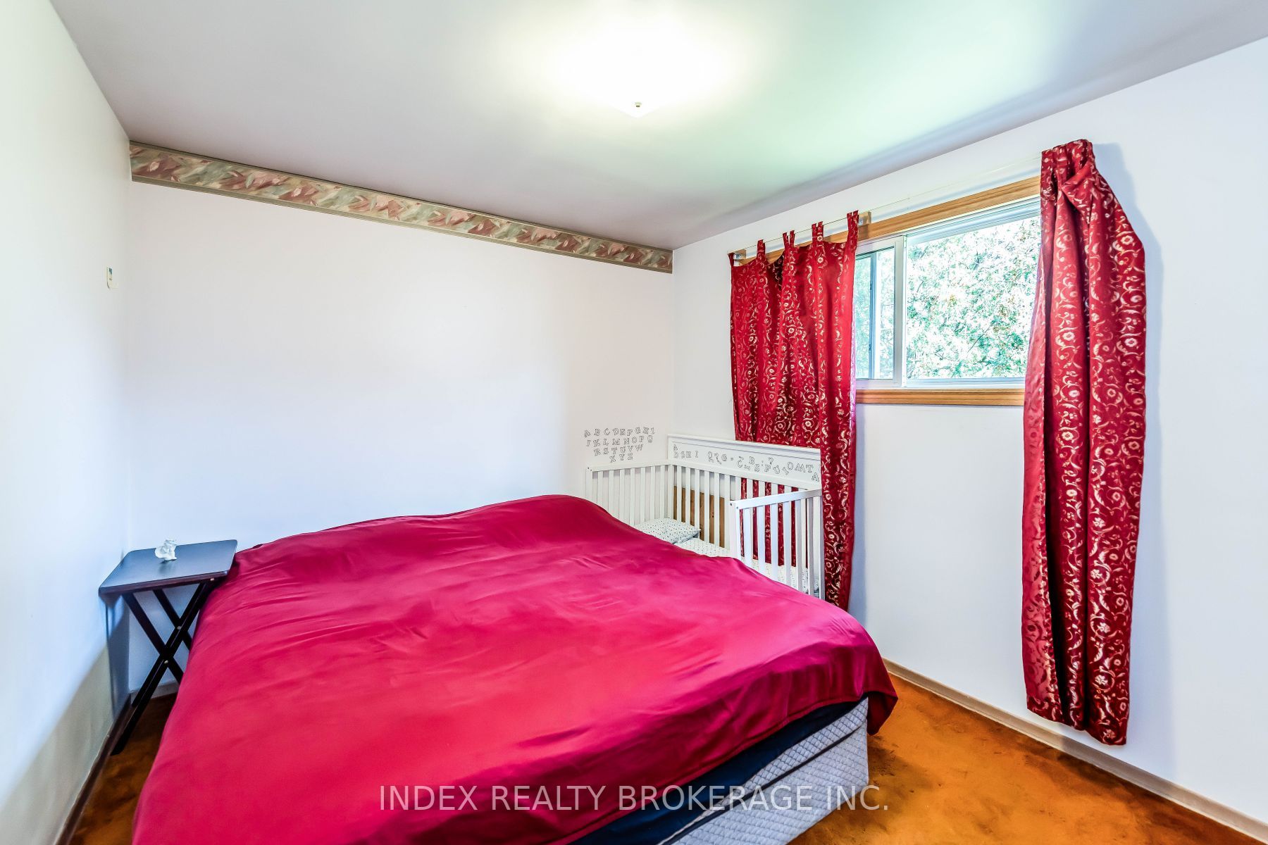 28 Blenheim Dr