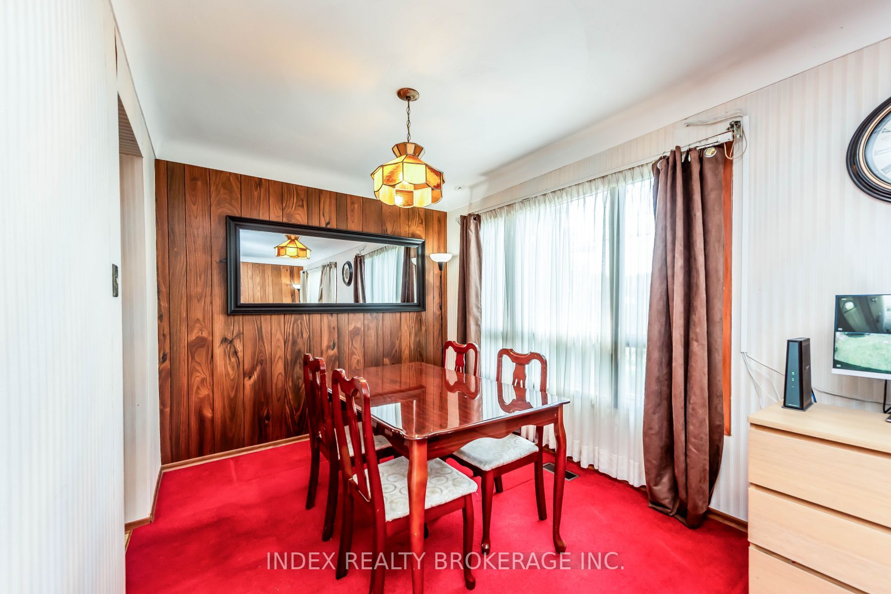28 Blenheim Dr