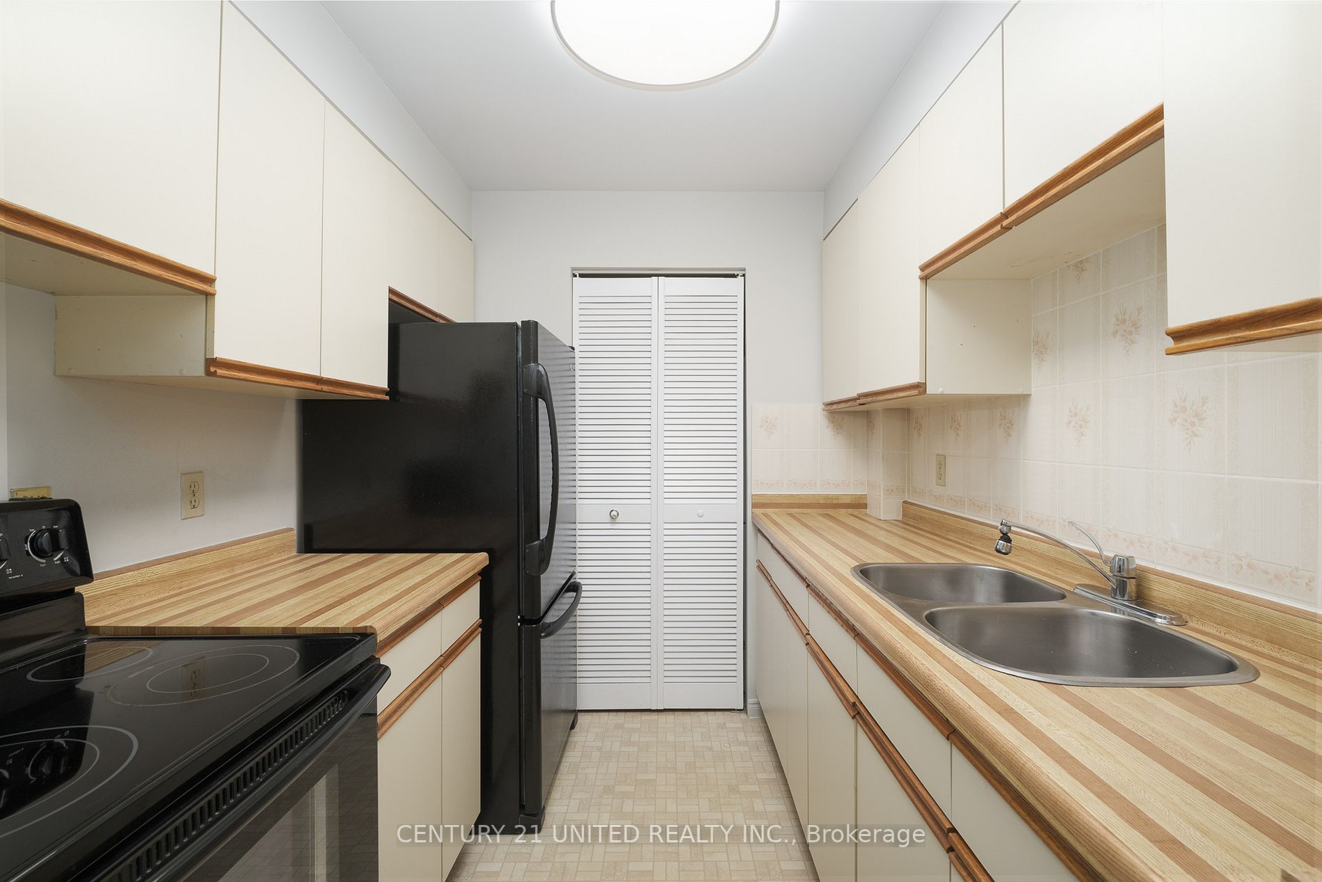 921 Armour Road, #114