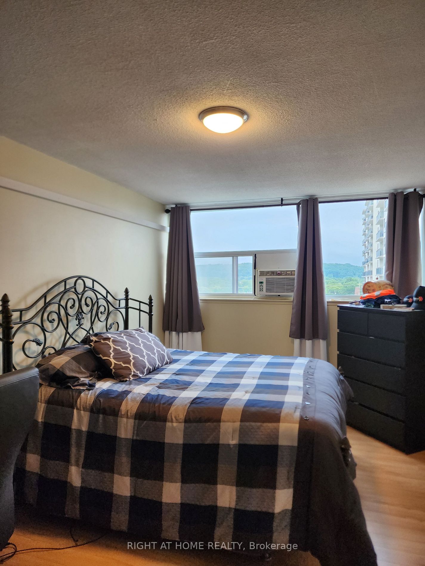 215 Glenridge Ave, #801