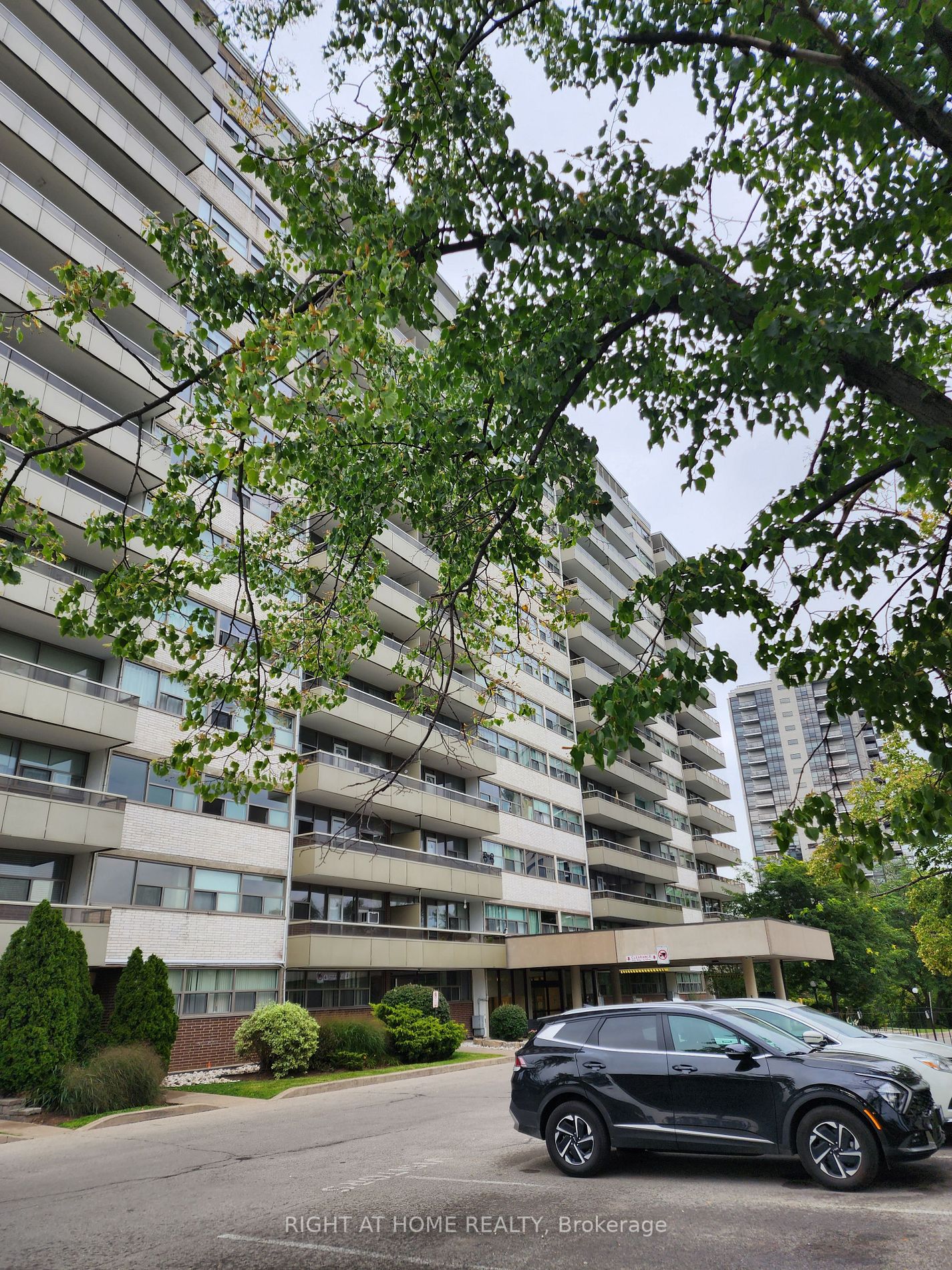 215 Glenridge Ave, #801