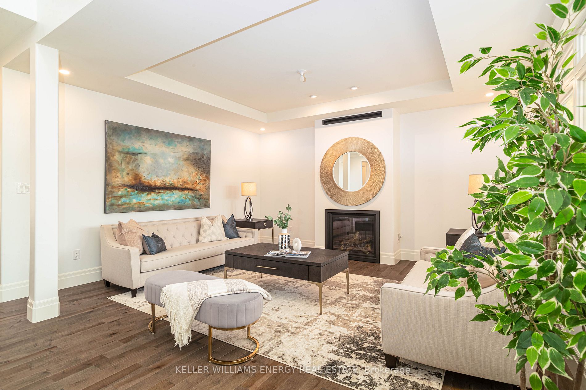 125 Villeneuve Dr