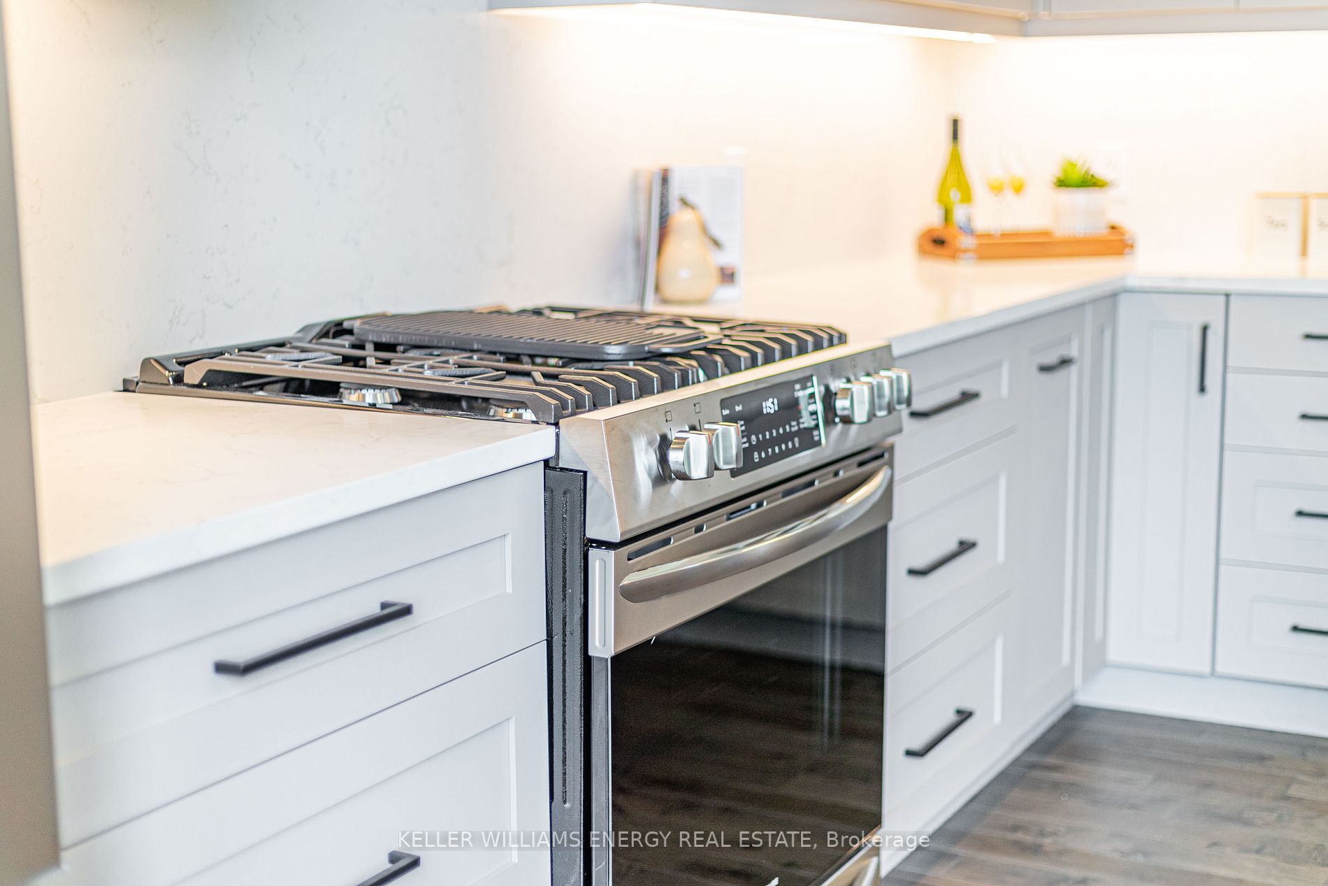 125 Villeneuve Dr