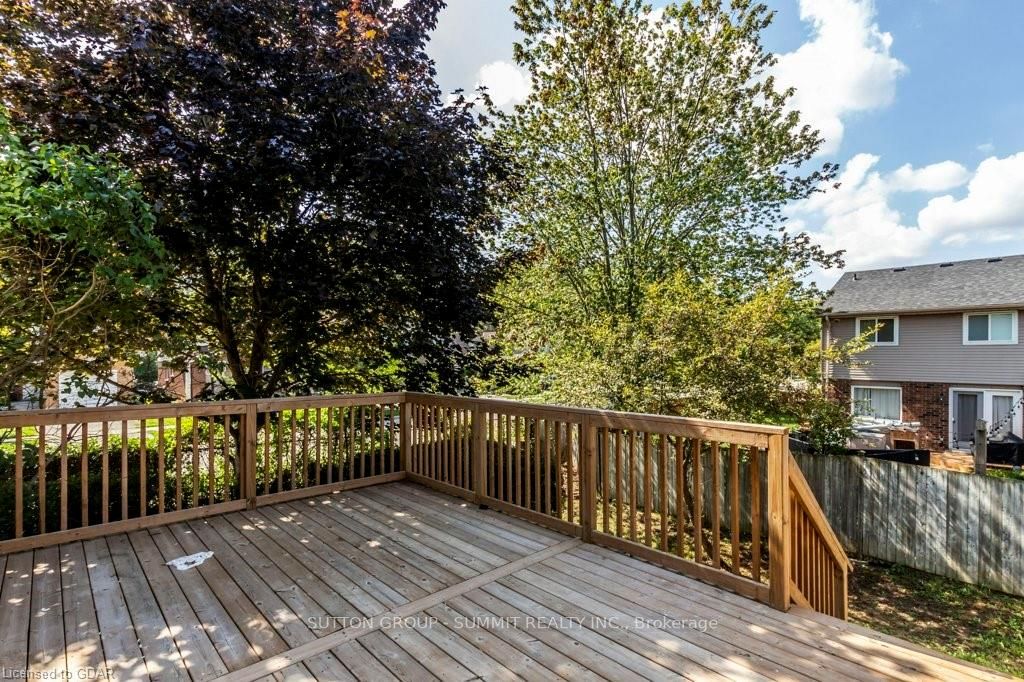 2 Grandridge Crescent