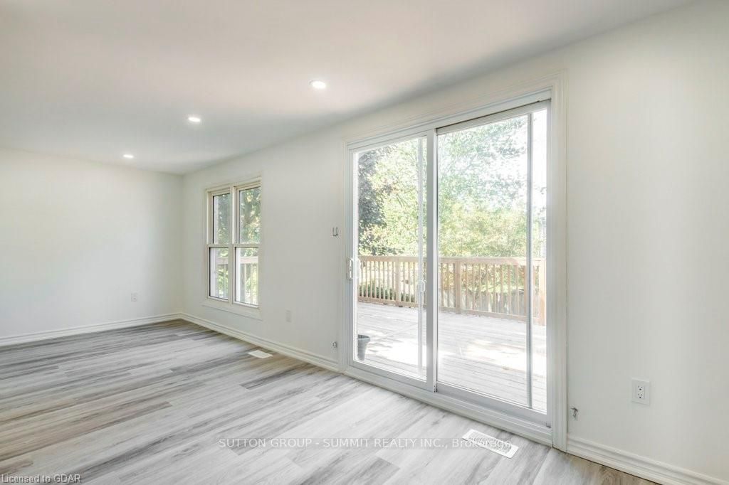2 Grandridge Crescent