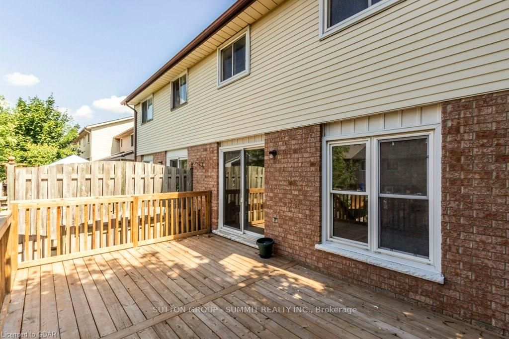 2 Grandridge Crescent