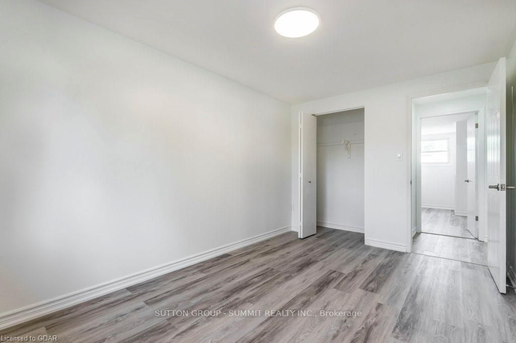 2 Grandridge Crescent