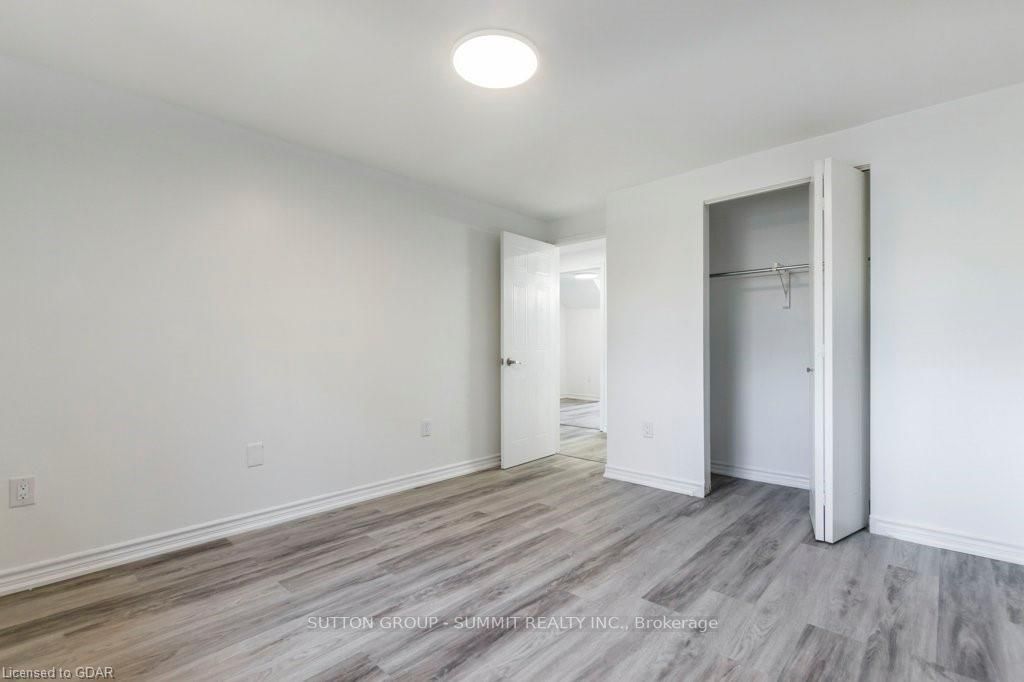 2 Grandridge Crescent