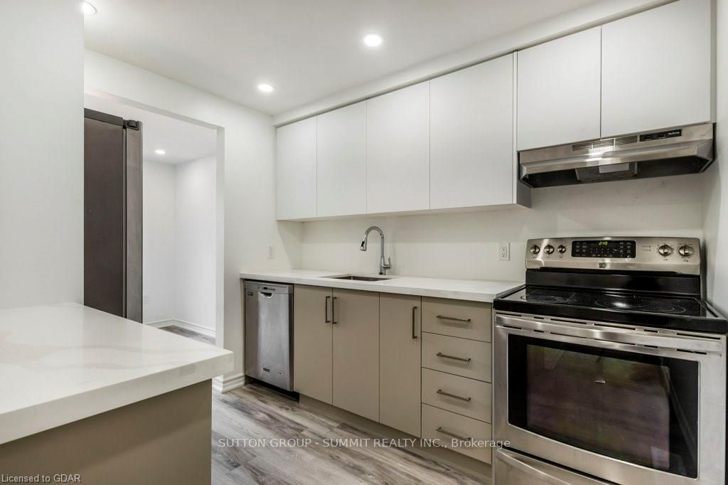 2 Grandridge Crescent