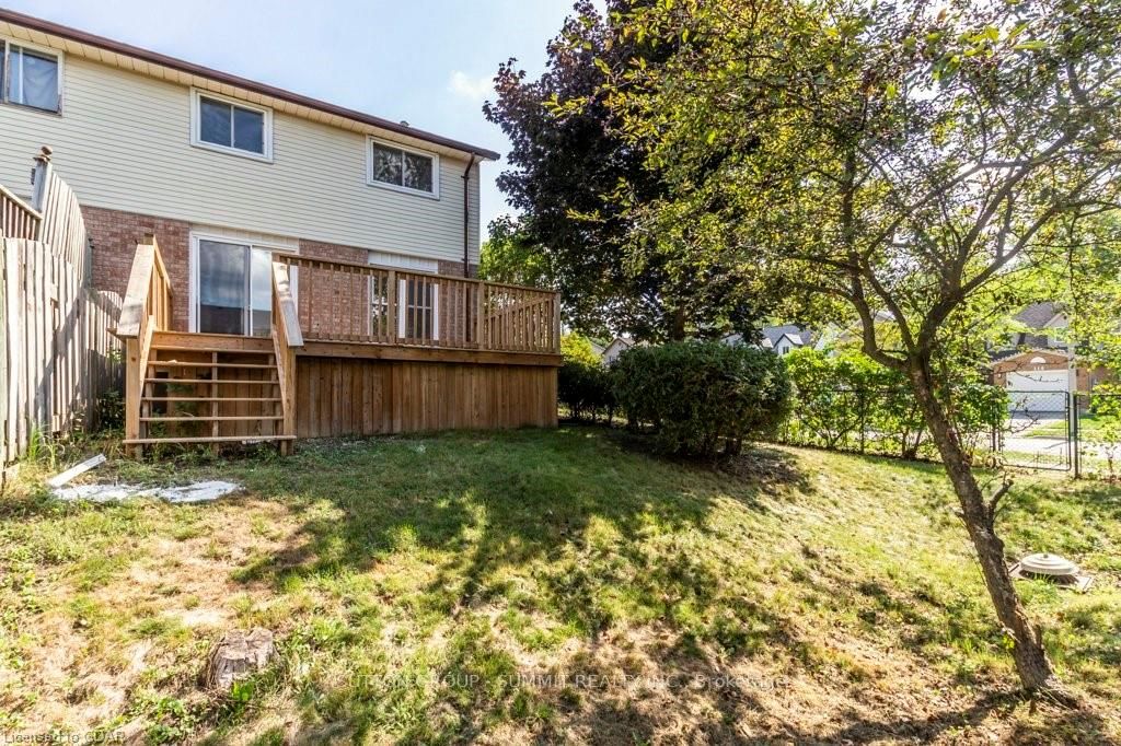 2 Grandridge Crescent