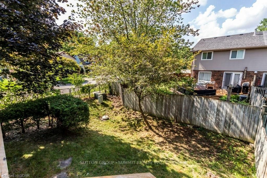 2 Grandridge Crescent