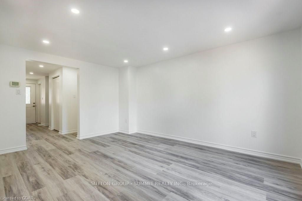 2 Grandridge Crescent