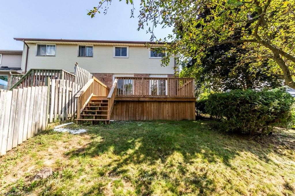 2 Grandridge Crescent
