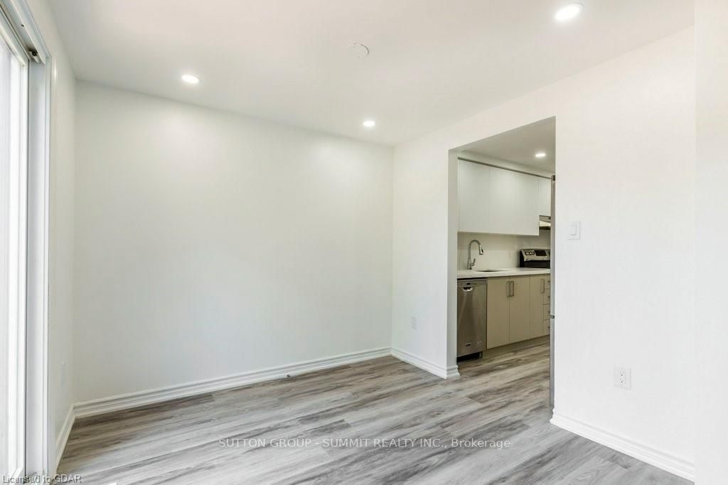2 Grandridge Crescent