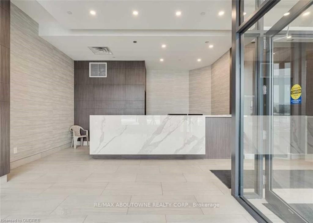 550 North Service Rd, #512