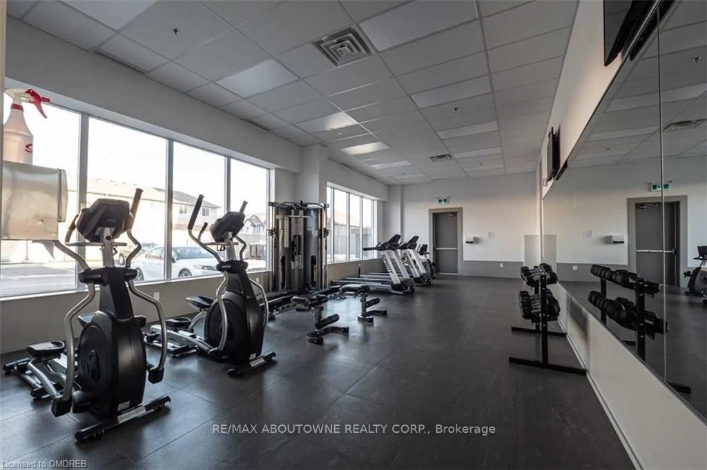 550 North Service Rd, #512