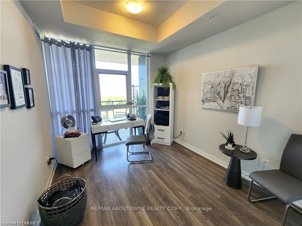 550 North Service Rd, #512