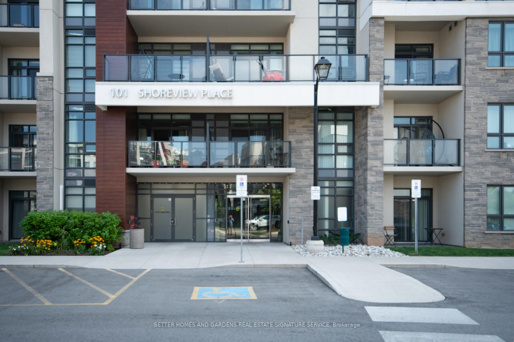 101 Shoreview Pl, #221