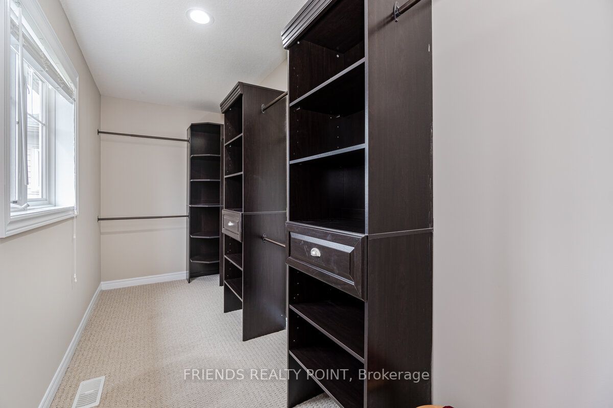 55 Thornbury Crt