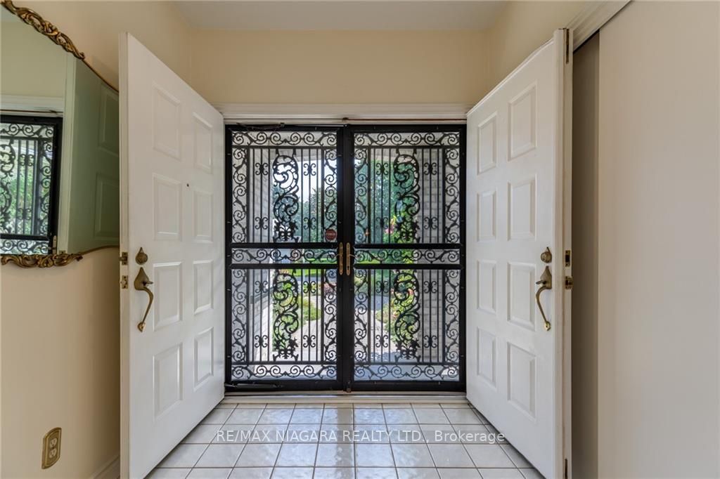 6811 Carmella Place
