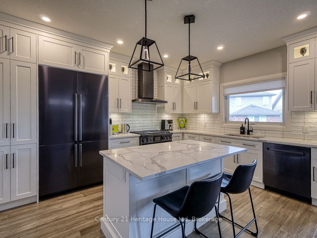 1061 Alberni Rd