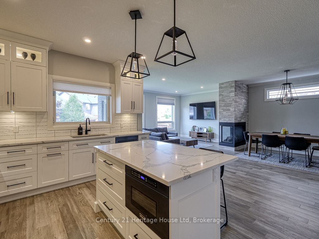1061 Alberni Rd