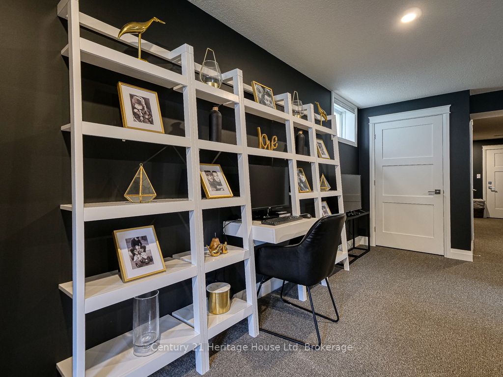 1061 Alberni Rd